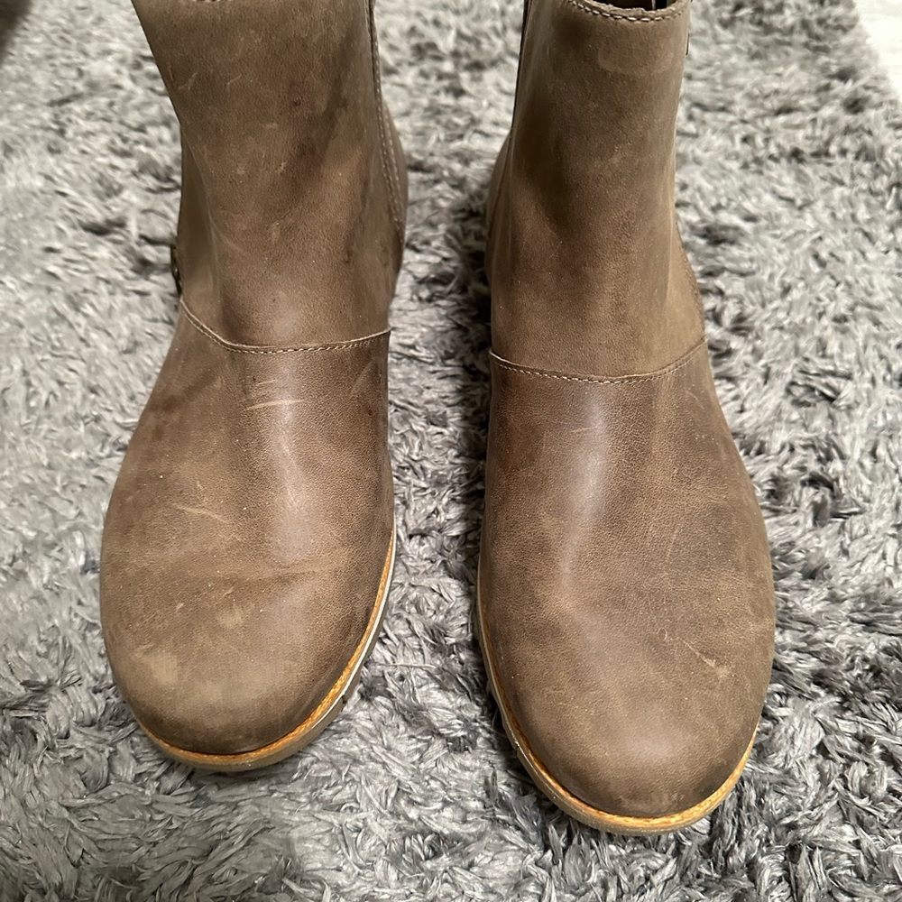 Sorel Harlow Zip Bootie, women’s size 10, but fits more like a 9.5.